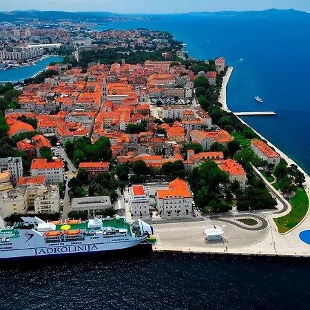 아파트 Obrovac Krusevo Modern Apt W Terrace & Sea View