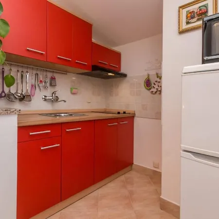 아파트 Obrovac Krusevo Modern Apt W Terrace & Sea View *